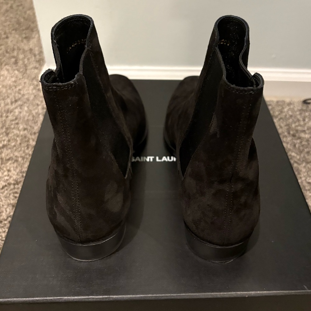 SAINT LAURENT | Men’s Black Suede Leather Chelsea Wyatt Bo Otter Ankle Boot - Picture 4 of 5